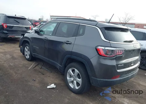 2021 Jeep Compass Latitude 4X4 z USA, uszkodzony, nr VIN 3C4NJDBB3MT601971